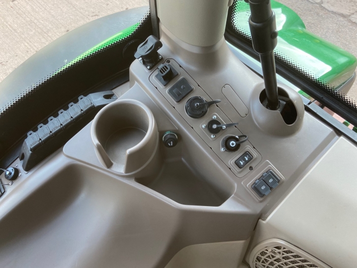John Deere 6155R