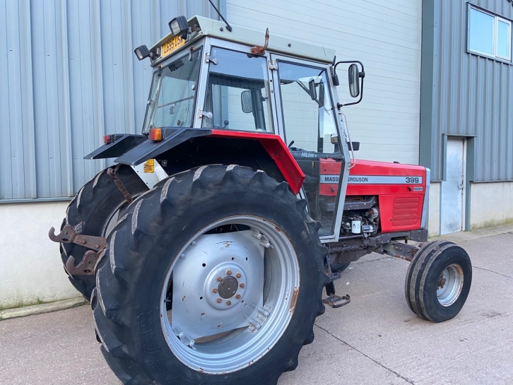 Massey Ferguson 399