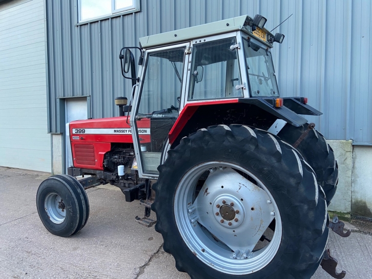 Massey Ferguson 399