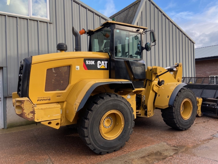 CAT 930K loading shovel