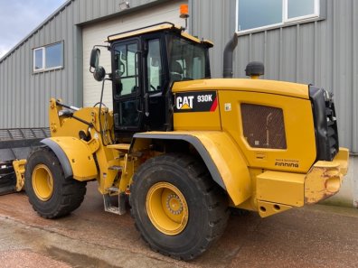 CAT 930K loading shovel