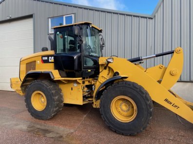 CAT 930K loading shovel