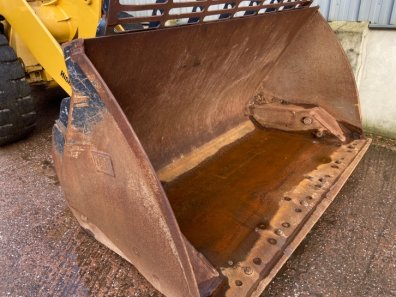 CAT 930K loading shovel