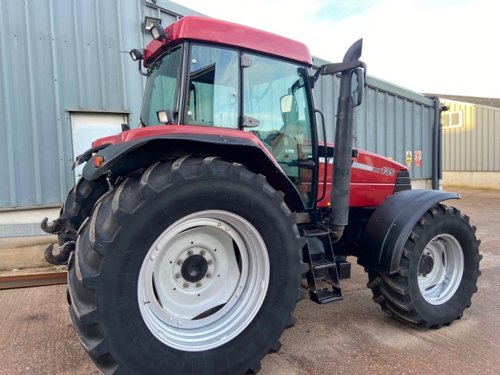 Case MX135