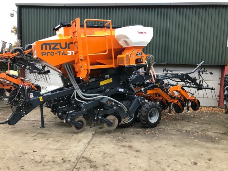 Mzuri Pro-till 3T drill