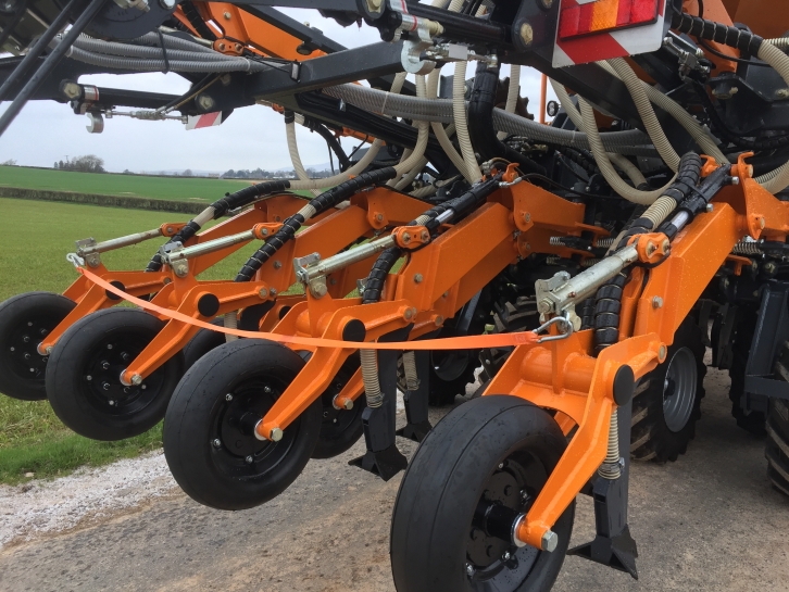 Mzuri Pro-till 4T drill