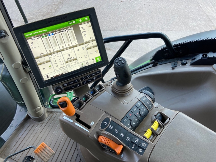 John Deere 6155R