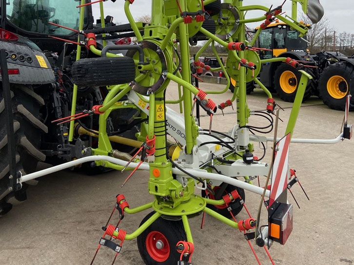 Claas Volto 900