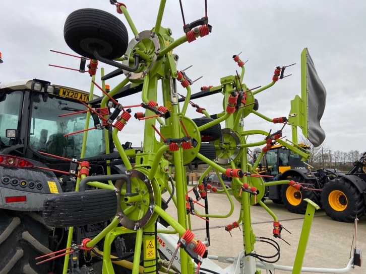 Claas Volto 900