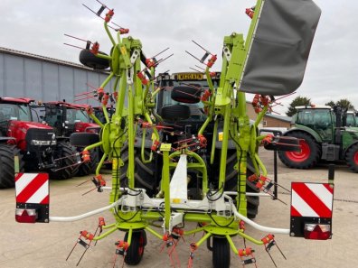 Claas Volto 900