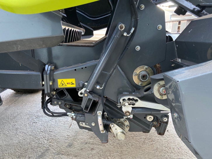 Claas Quadtrant 5300RC baler