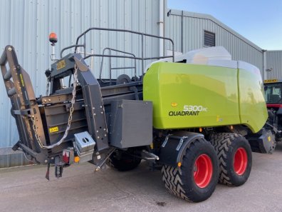 Claas Quadtrant 5300RC baler