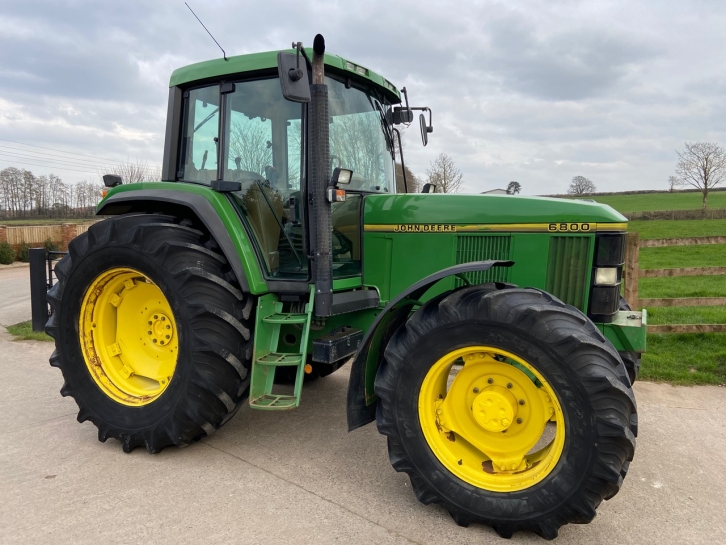 John Deere 6800