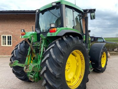 John Deere 6800