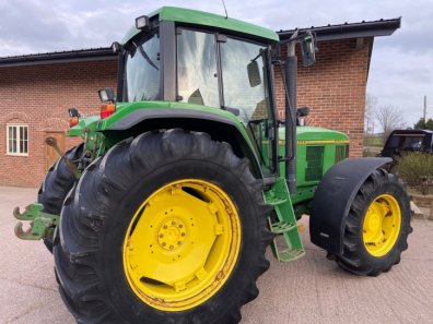 John Deere 6800