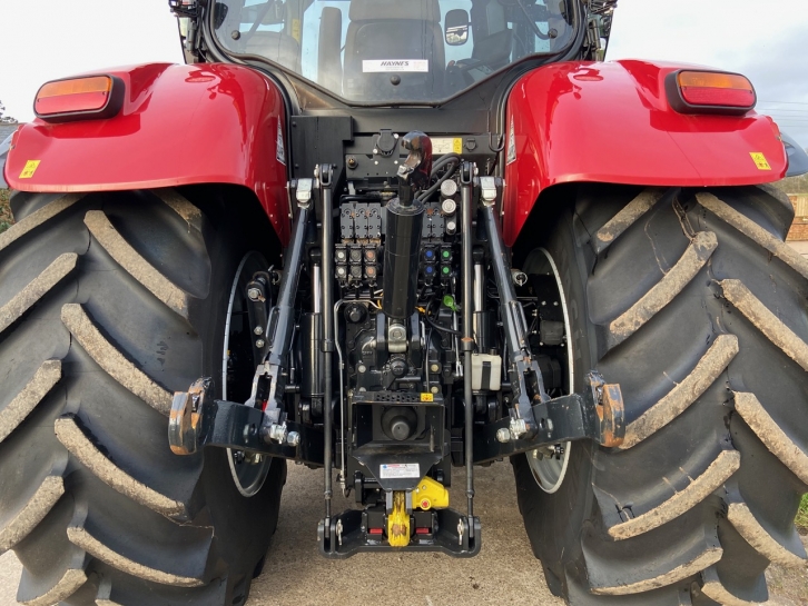 Case CVX 240