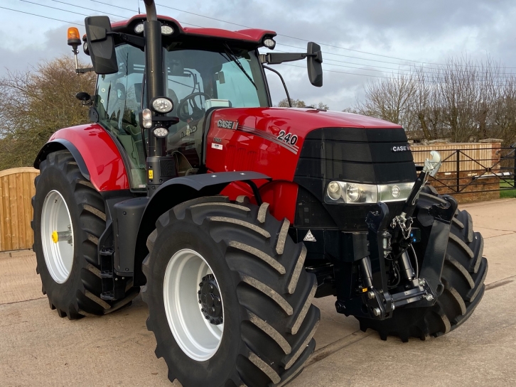 Case CVX 240