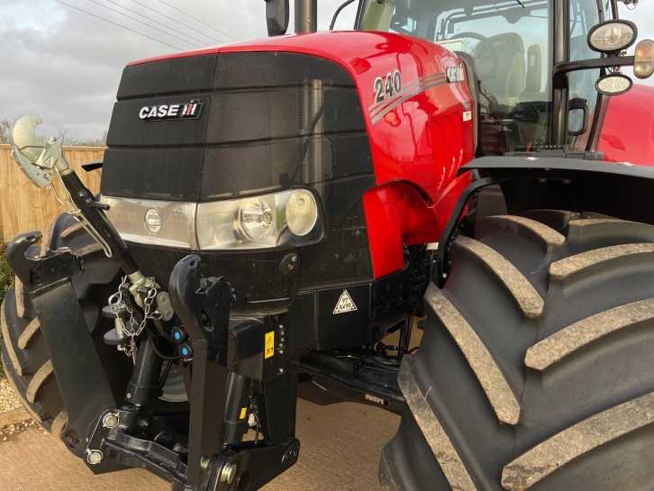 Case CVX 240