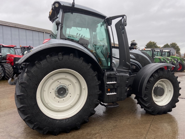 Valtra T214 Active