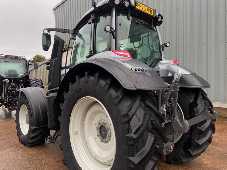Valtra T214 Active