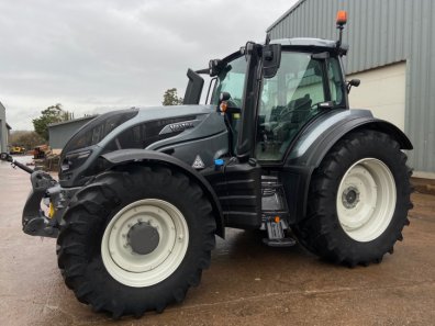 Valtra T214 Active