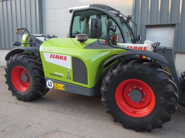 Claas Scorpion 7040 VP