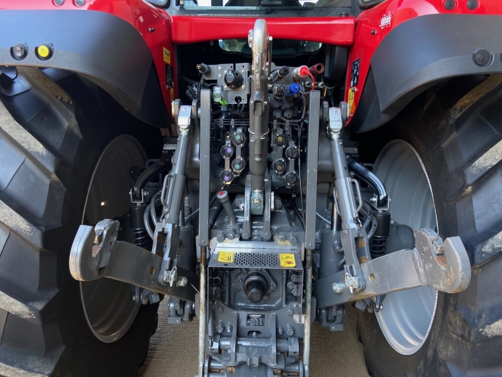 Massey Ferguson 7724S Efficient