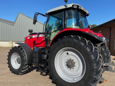 Massey Ferguson 7724S Efficient