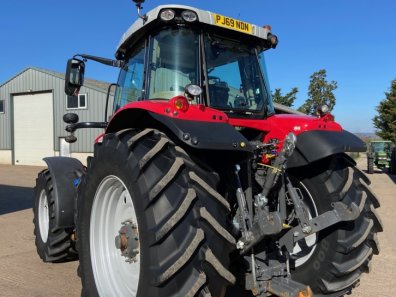 Massey Ferguson 7724S Efficient