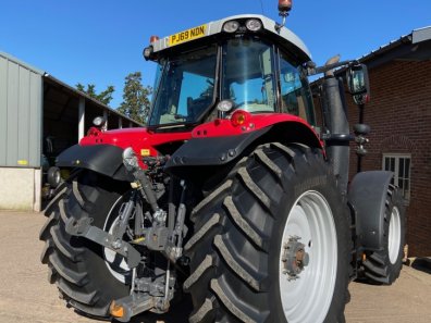 Massey Ferguson 7724S Efficient