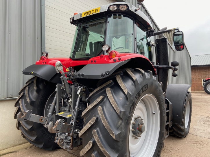 Massey Ferguson 7724S Efficient