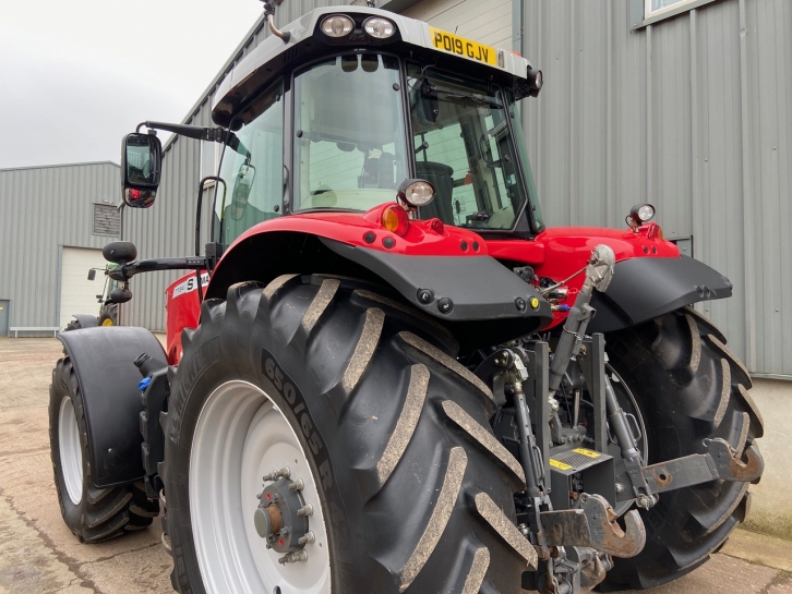 Massey Ferguson 7724S Efficient