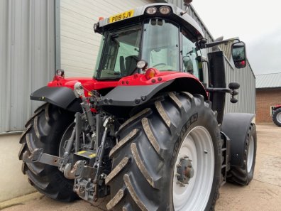 Massey Ferguson 7724S Efficient