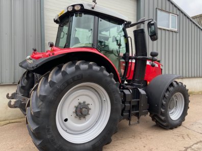 Massey Ferguson 7724S Efficient