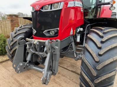Massey Ferguson 7724S Efficient