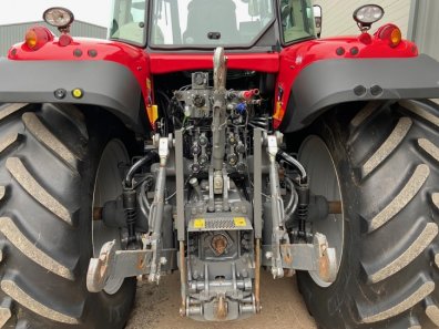 Massey Ferguson 7724S Efficient