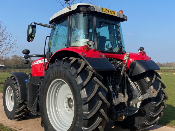 Massey Ferguson 7718S Efficient
