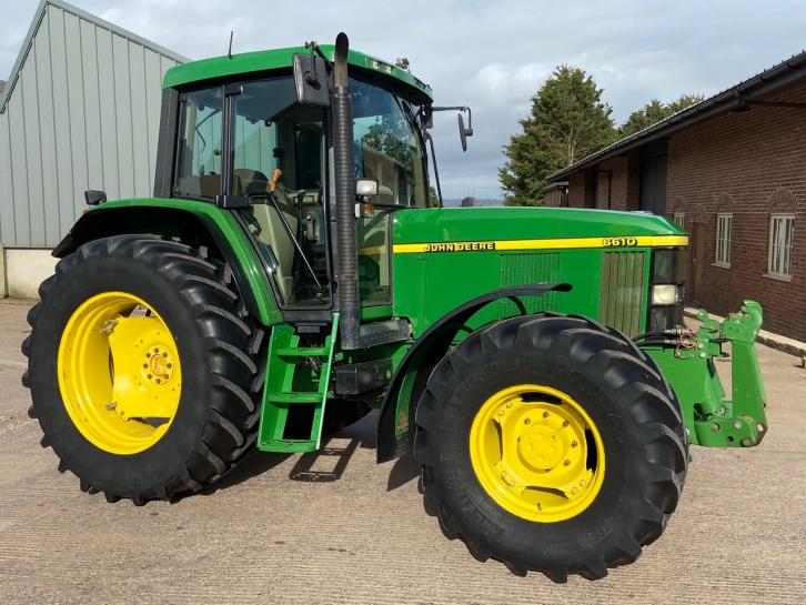 John Deere 6610
