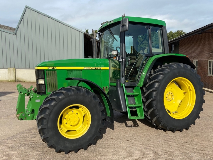 John Deere 6610