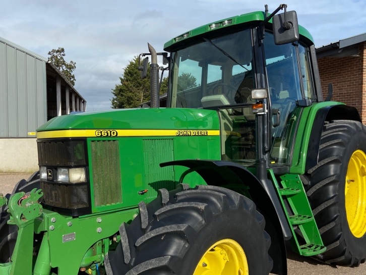 John Deere 6610