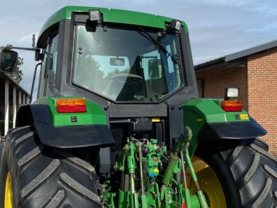 John Deere 6610