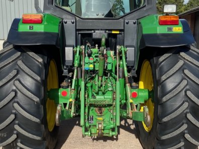 John Deere 6610