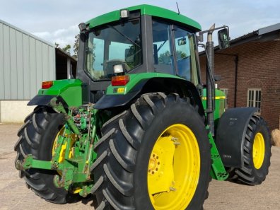 John Deere 6610