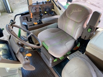 John Deere 6610