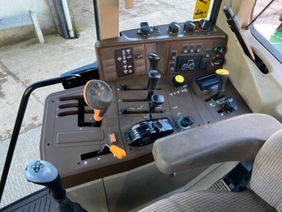 John Deere 6610