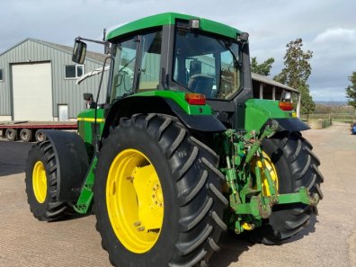 John Deere 6610