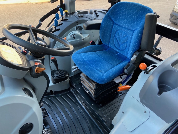 New Holland T4.85