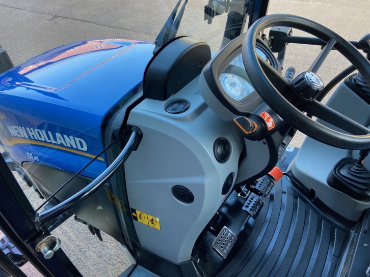 New Holland T4.85