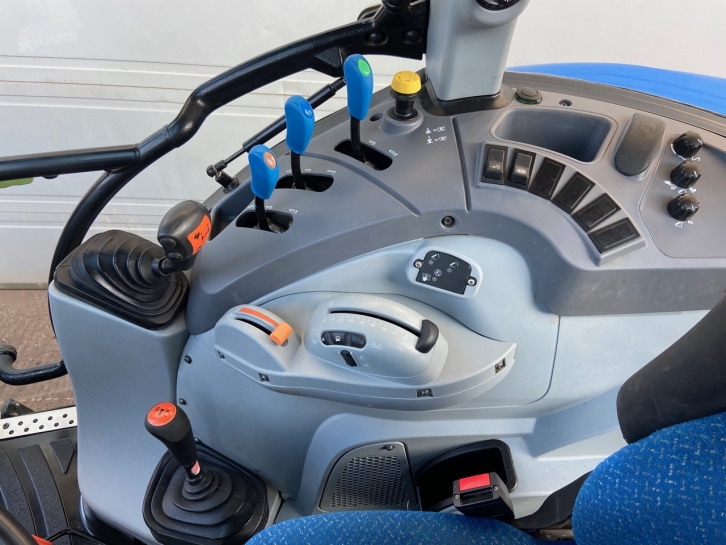 New Holland T4.85