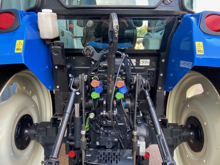 New Holland T4.85